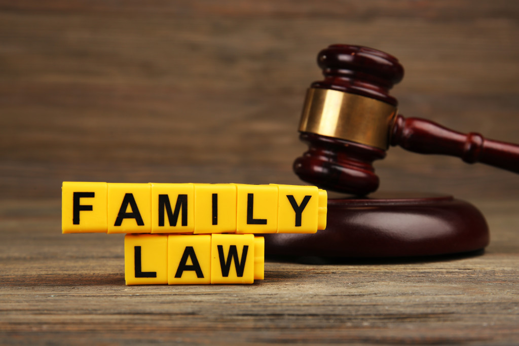 gavel beside yellow family law blocks