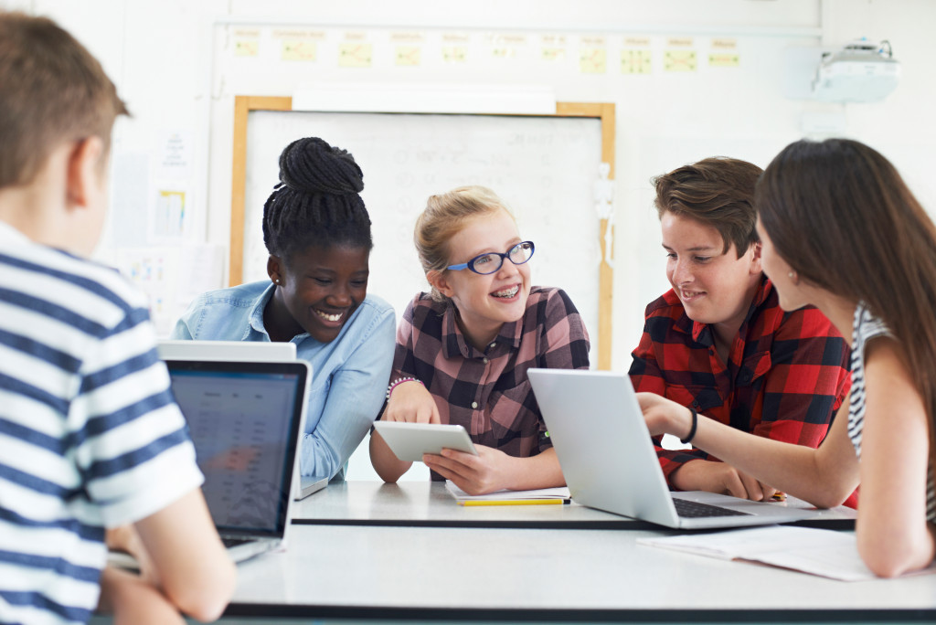 Students in IT class