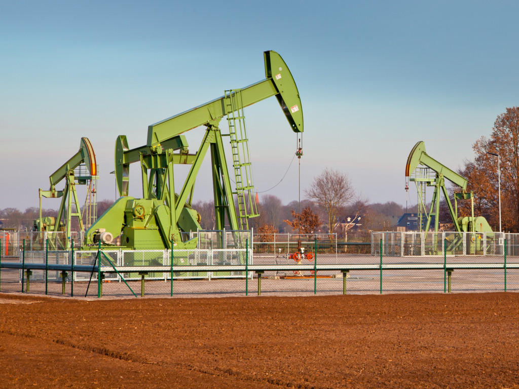 An image of an oil pump during the day
